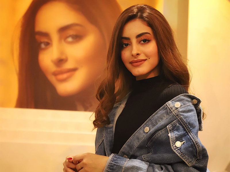 بالفيديو..جود عزيز ترتدي الحجاب وتعلن اعتزالها